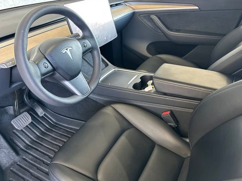 Used 2023 Tesla Model Y Long Range AWD/4WD image 9