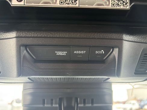 Used 2024 Jeep Wrangler Sahara image 28