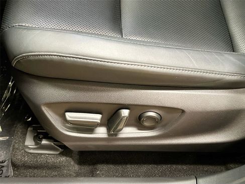 Used 2025 Toyota Crown Signia image 22