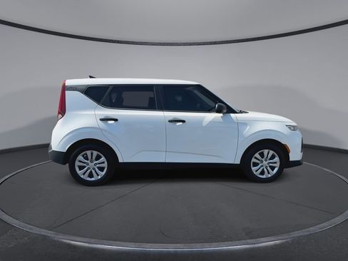 Used 2020 Kia Soul LX image 9