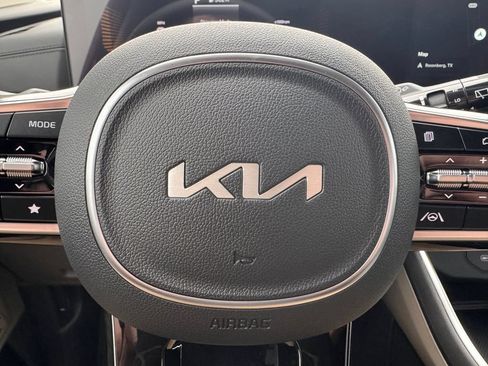 New 2026 Kia Carnival FWD image 18