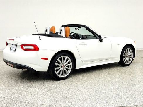 Used 2018 FIAT 124 Spider Lusso w/ Navigation & Sound Group RWD image 5