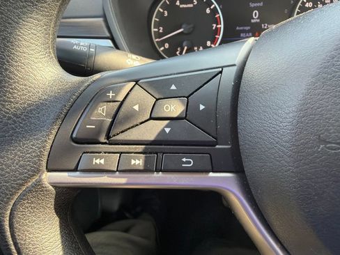 Used 2025 Nissan Altima 2.5 SV FWD image 28