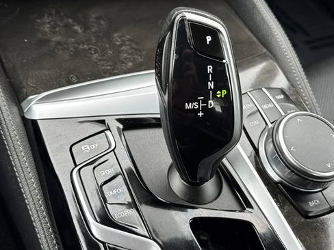 Used 2023 BMW 540i w/ M Sport Package RWD image 23