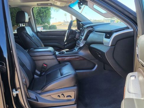 Used 2019 GMC Yukon XL SLT w/ Premium Edition image 18