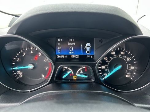 Used 2018 Ford Escape SEL image 2