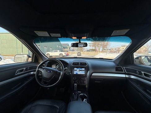 Used 2017 Ford Explorer XLT w/ Equipment Group 202A image 17