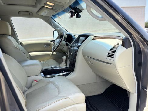 Used 2016 INFINITI QX80 4WD w/ 22" Wheel Package image 10