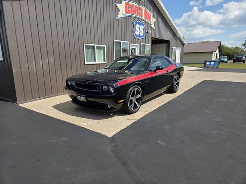 Used 2013 Dodge Challenger R/T RWD image 2