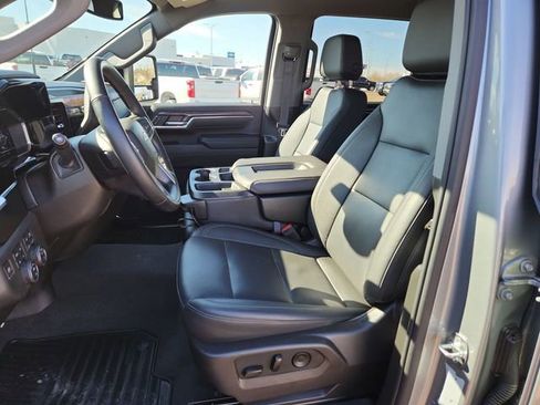 Certified 2024 Chevrolet Silverado 3500 LTZ image 18