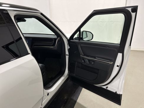 Used 2023 Rivian R1S Adventure AWD/4WD image 18