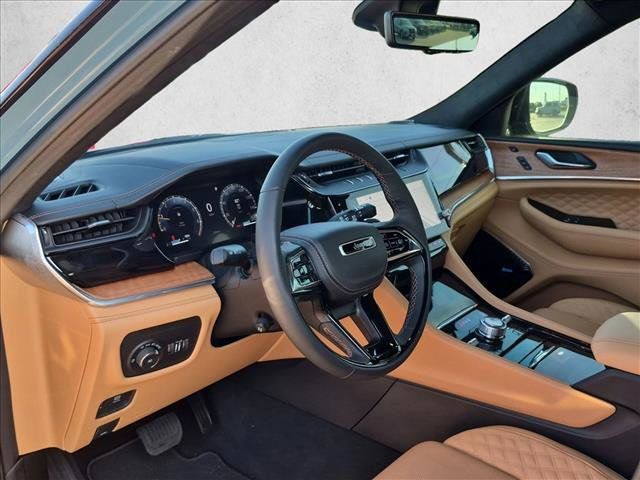 Used 2026 Jeep Grand Cherokee Summit w/ Obsidian Package AWD/4WD image 7