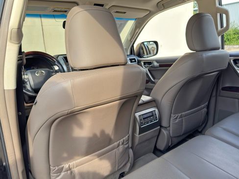 Used 2019 Lexus GX 460 Premium AWD/4WD image 34