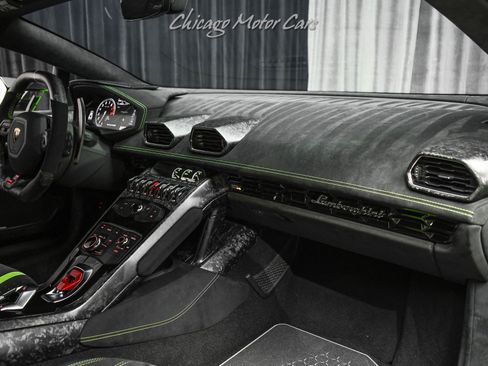 Used 2018 Lamborghini Huracan Performante image 21