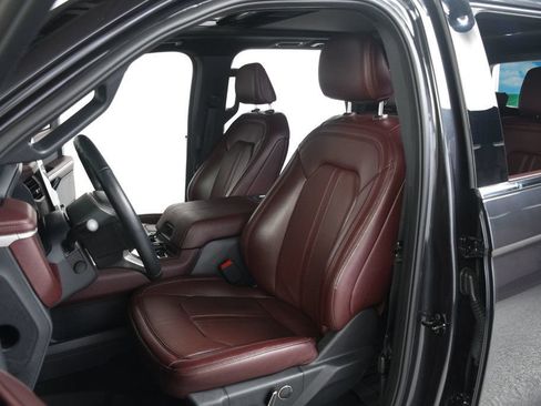 Used 2024 Ford Expedition Limited AWD/4WD image 31