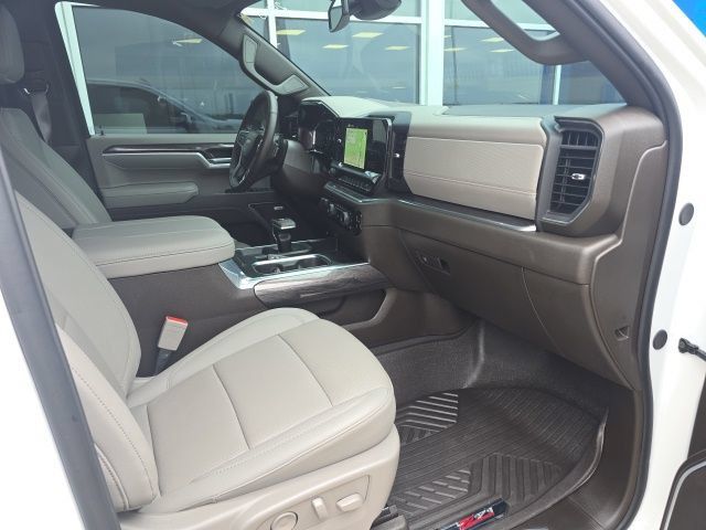 Used 2026 Chevrolet Silverado 1500 LTZ AWD/4WD image 5