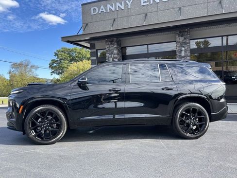 Used 2026 Chevrolet Traverse RS image 11