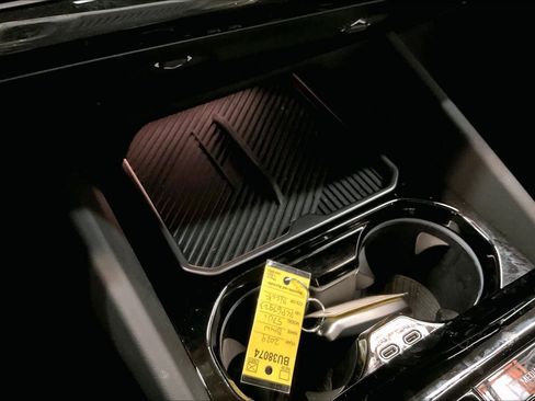 Used 2024 BMW 530i w/ Premium Package image 35