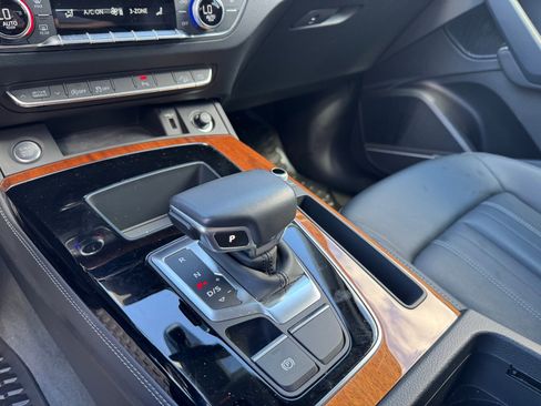 Used 2022 Audi Q5 2.0T Premium Plus w/ Premium Plus Package image 11