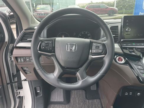 Used 2025 Honda Odyssey Touring image 15
