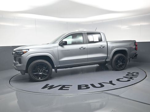 Used 2024 Chevrolet Colorado Z71 w/ Z71 Convenience Package 2 AWD/4WD image 6