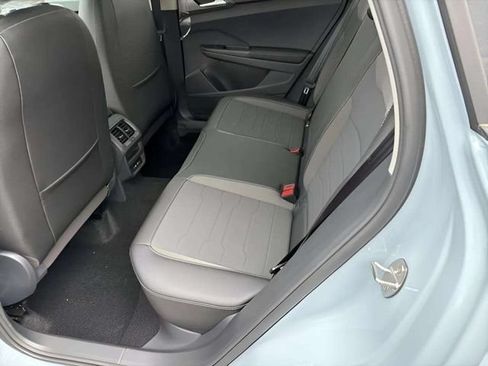 New 2026 Volkswagen Taos SE FWD image 8