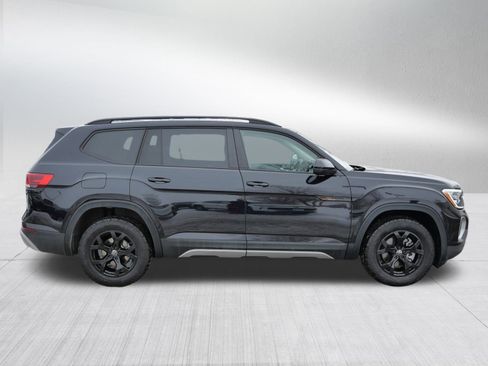 Certified 2025 Volkswagen Atlas Peak Edition SE image 8