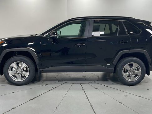 New 2025 Toyota RAV4 XLE image 8