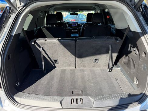 Used 2024 Ford Explorer Limited image 23