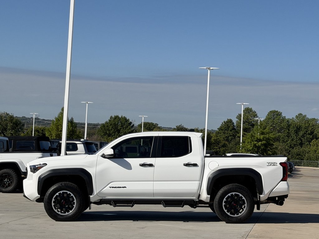 Used 2024 Toyota Tacoma TRD Off-Road AWD/4WD image 3