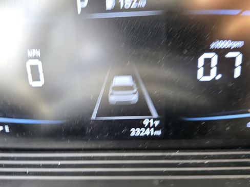 Used 2023 Hyundai Venue SEL FWD image 24