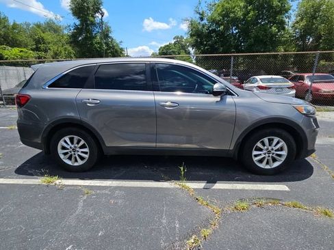 Used 2019 Kia Sorento FWD image 6
