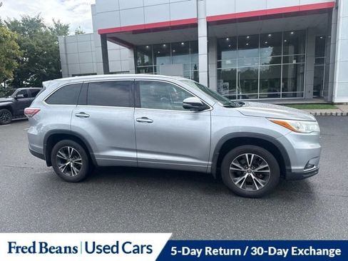 Used 2016 Toyota Highlander XLE AWD/4WD image 5