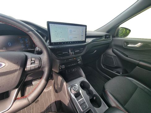 Used 2024 Ford Escape ST-Line w/ Tech Pack #1 AWD/4WD image 18