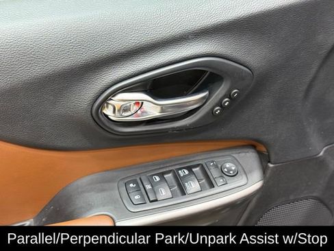 Used 2019 Jeep Cherokee Overland w/ Technology Group image 22