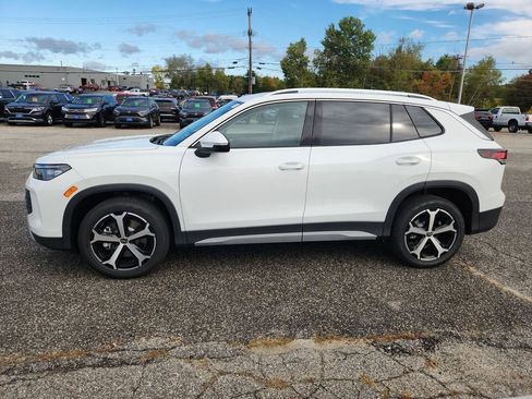 New 2025 Volkswagen Tiguan SE image 4