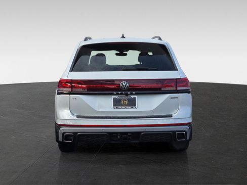 New 2026 Volkswagen Atlas Peak Edition image 6