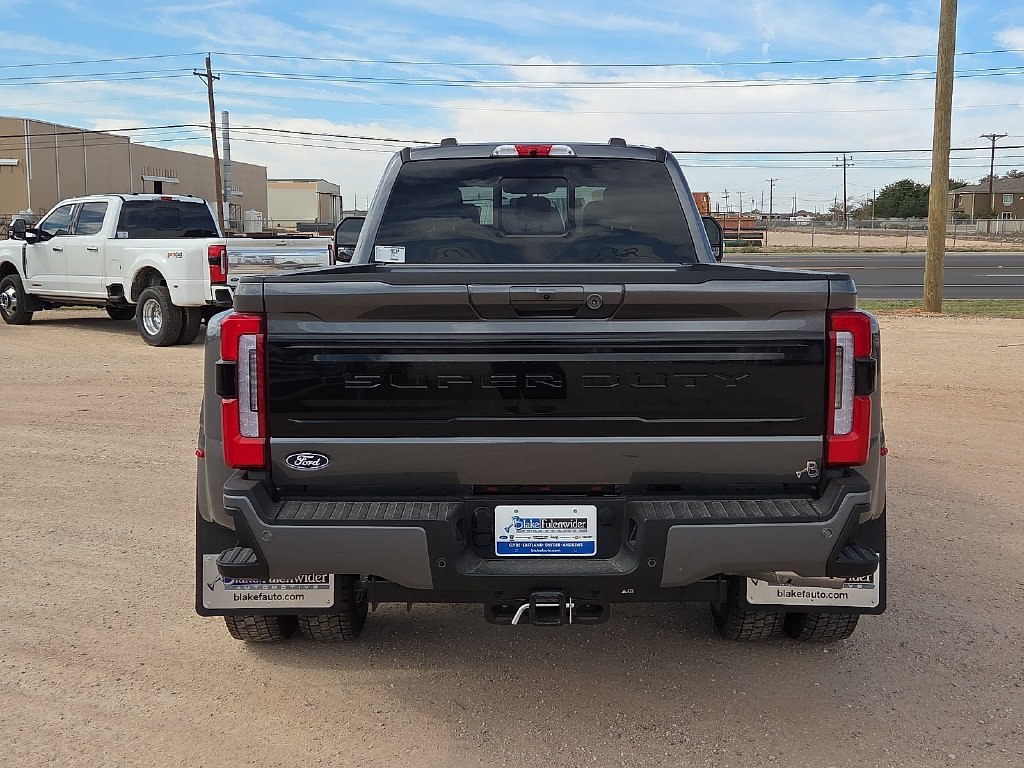 New 2027 Ford F450 Platinum w/ FX4 Off-Road Package AWD/4WD image 4