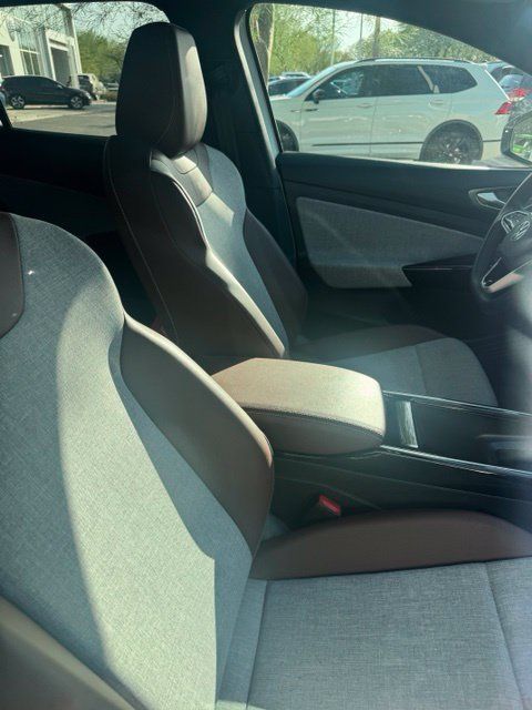 Used 2023 Volkswagen ID.4 Pro RWD image 4