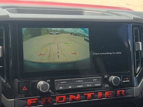 Used 2025 Nissan Frontier PRO-4X AWD/4WD image 19