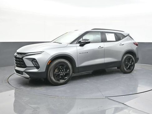Used 2024 Chevrolet Blazer LT w/ Midnight/Sport Edition FWD image 7