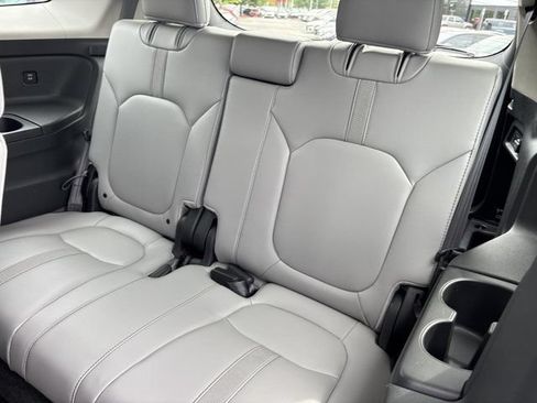 Used 2025 Honda Pilot EX-L image 15