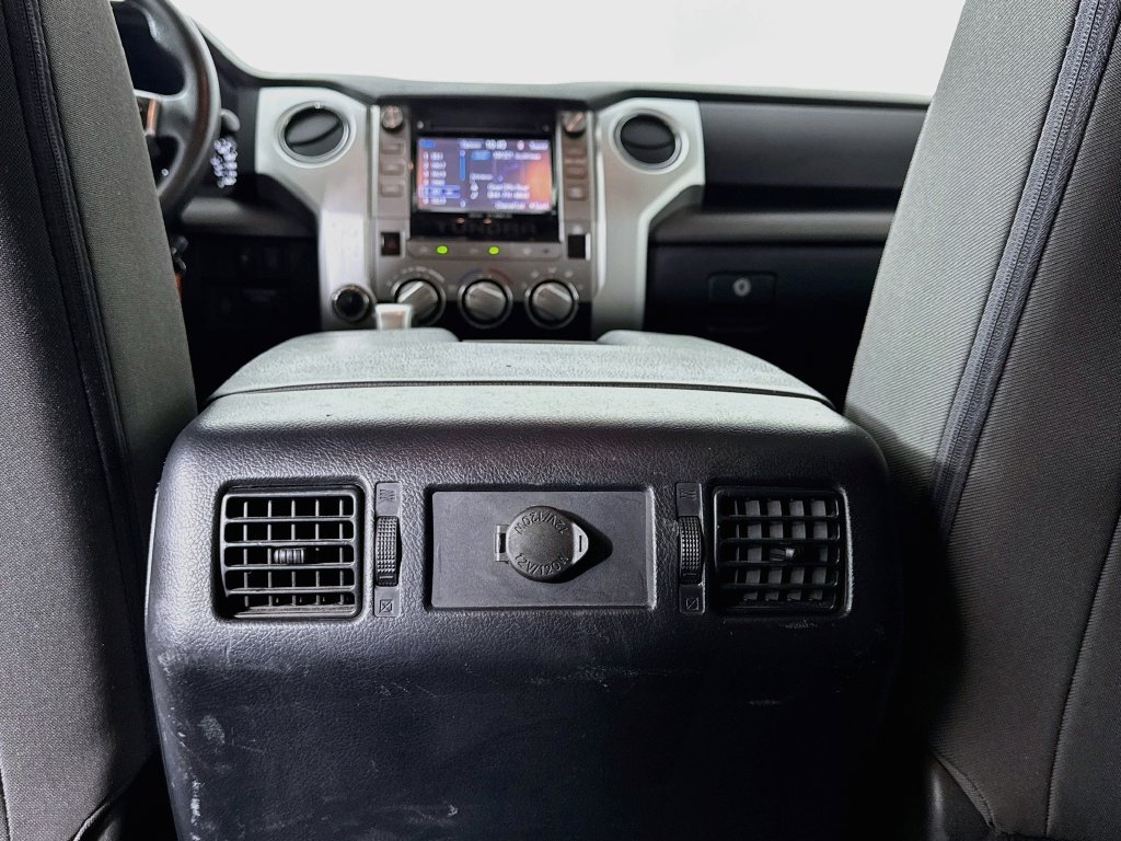 Used 2018 Toyota Tundra SR5 w/ SR5 Upgrade Package AWD/4WD image 27