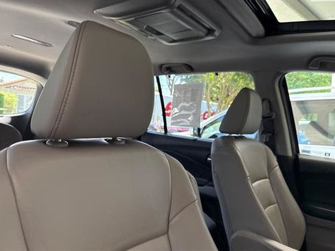 Used 2017 Honda Pilot Touring image 18