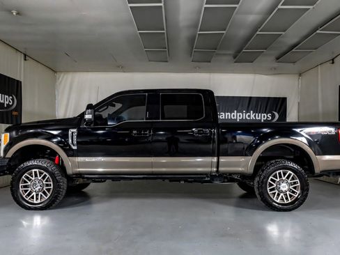 Used 2017 Ford F250 King Ranch w/ King Ranch Ultimate Package image 11