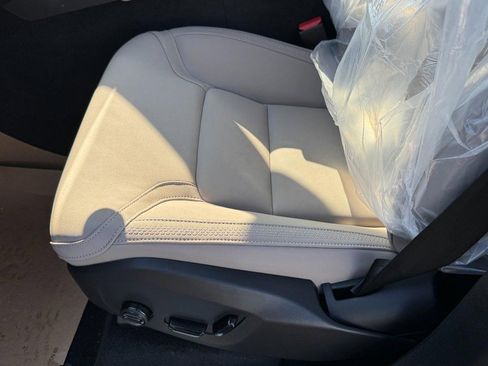 New 2026 Volvo XC90 T8 Plus w/ Protection Package Premier image 15