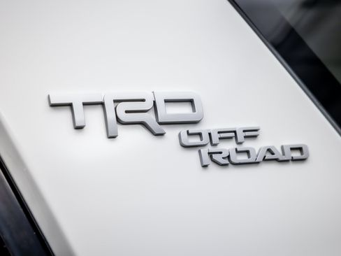 Used 2021 Toyota 4Runner TRD Off-Road Premium AWD/4WD image 15