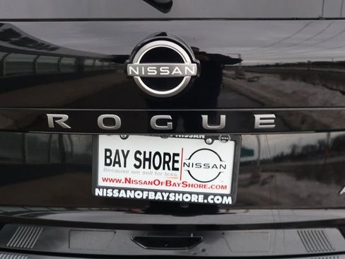Certified 2025 Nissan Rogue SV AWD/4WD image 31