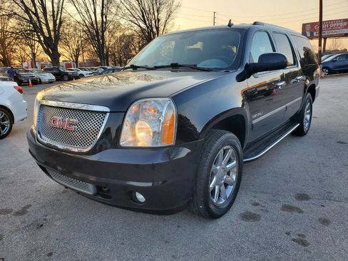Used 2013 GMC Yukon XL Denali image 1