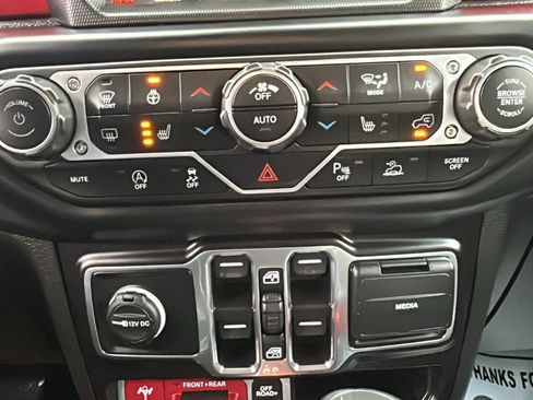 Certified 2022 Jeep Wrangler Unlimited Rubicon w/ Xtreme Recon 35" Tire Package image 21